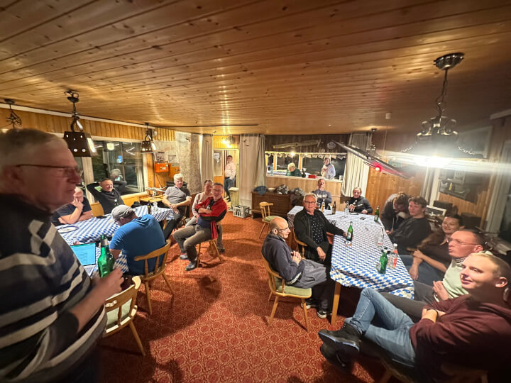 Abfliegen 2025 - Gemütliches Beisammensein mit Abdendessen und Siegerehrung des Landewettbewerbs